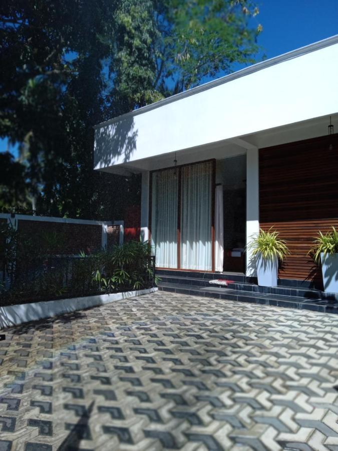 Elephant Park Family Bungalow Udawalawe Bagian luar foto