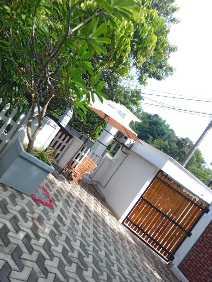 Elephant Park Family Bungalow Udawalawe Bagian luar foto